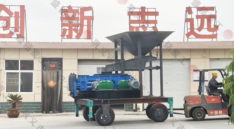 時(shí)產(chǎn)70、80噸雙輥式破碎機(jī)型號(hào)及參數(shù)